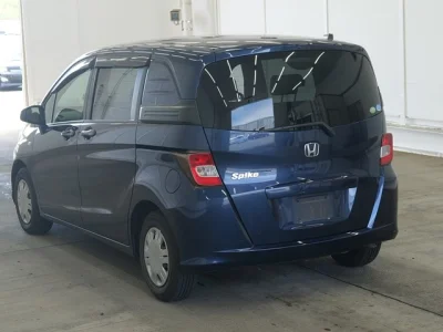 Honda FREED SPIKE