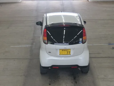 Mitsubishi i