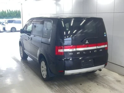 Mitsubishi DELICA D5