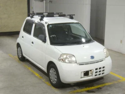Daihatsu Esse
