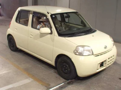 Daihatsu Esse