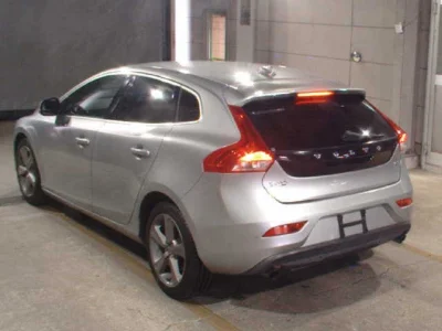 Volvo V40