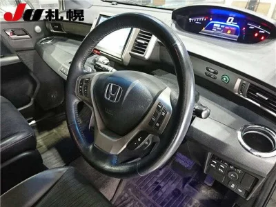 Honda Freed Spike