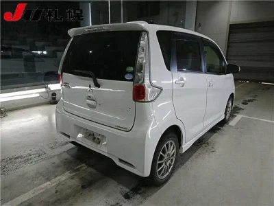 Mitsubishi EK CUSTOM