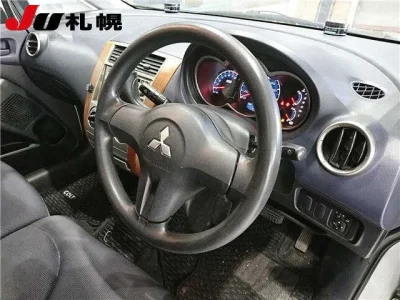 Mitsubishi Colt Plus