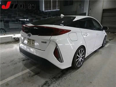 Toyota Prius PHV