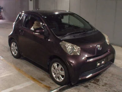 Toyota iQ
