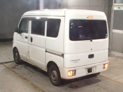 Mitsubishi Minicab Van