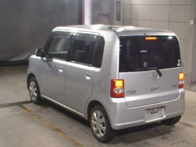 Toyota Pixis Space