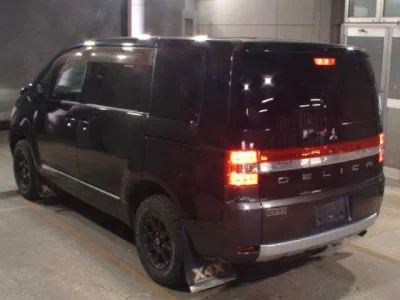 Mitsubishi DELICA D5