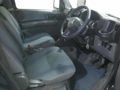Mitsubishi Minicab Van