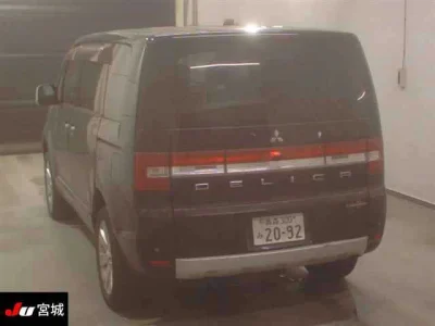 Mitsubishi DELICA D5