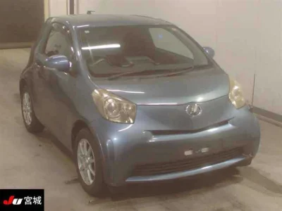 Toyota iQ