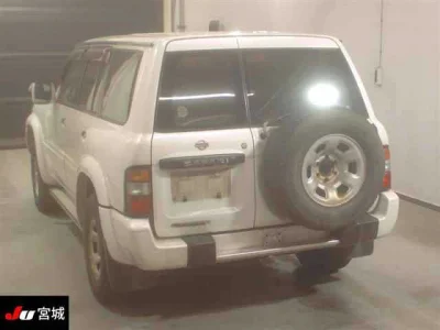 Nissan Safari