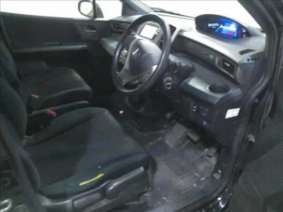 Honda Freed Spike