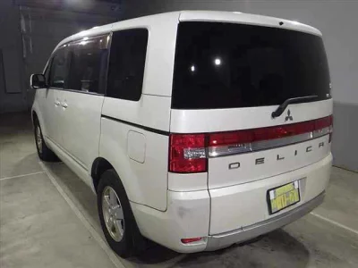 Mitsubishi Delica D:5