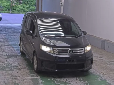 Honda FREED SPIKE