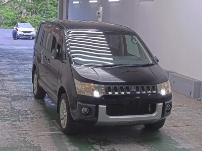 Mitsubishi DELICA D5