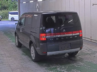 Mitsubishi DELICA D5