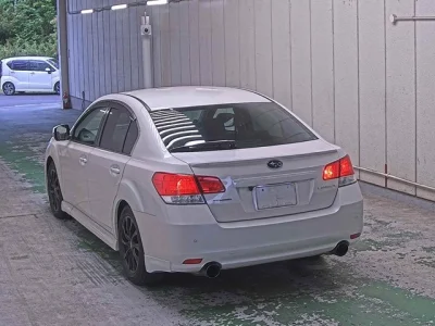 Subaru Legacy B4