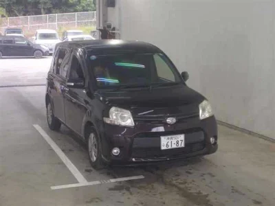 Toyota Sienta