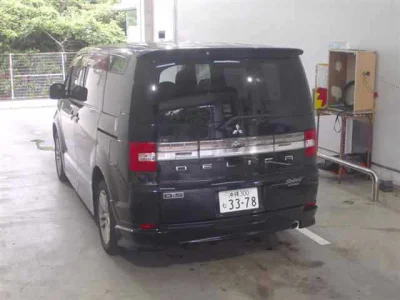 Mitsubishi Delica D:5