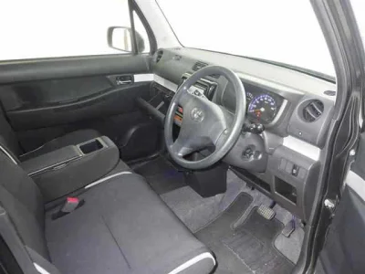 Toyota Pixis Space
