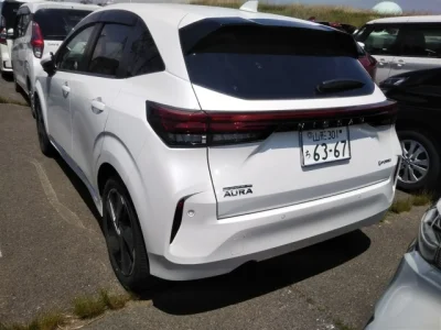 Nissan AURA