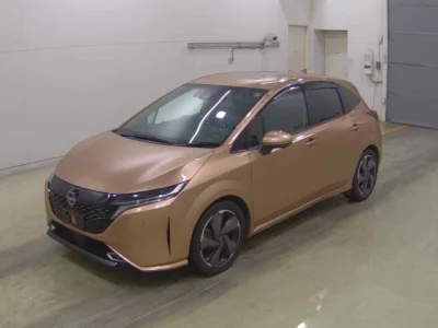 Nissan AURA