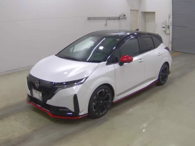 Nissan AURA