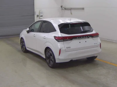 Nissan AURA