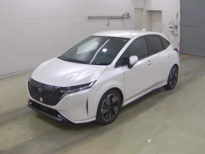Nissan AURA