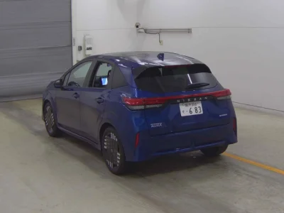 Nissan AURA