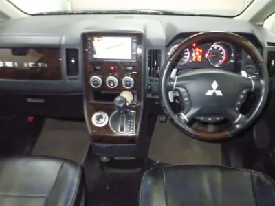 Mitsubishi DELICA D5