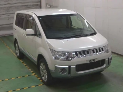 Mitsubishi Delica D:5