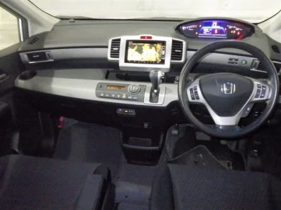 Honda Freed Spike