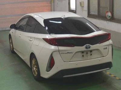 Toyota Prius PHV