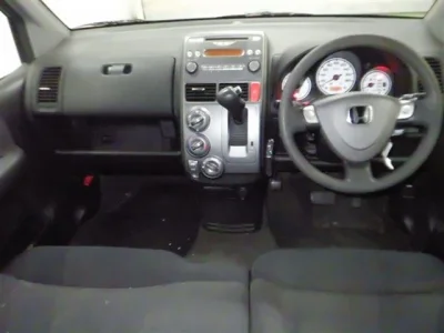 Honda Mobilio Spike