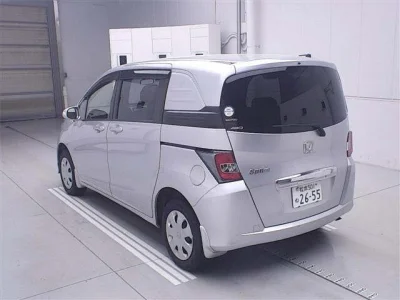 Honda Freed Spike