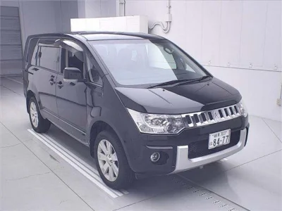 Mitsubishi Delica D:5