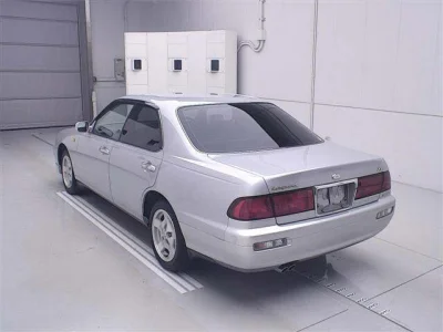 Nissan Leopard