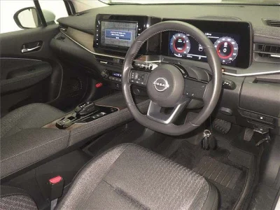 Nissan AURA