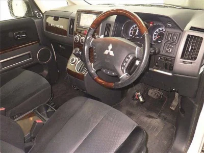 Mitsubishi DELICA D5
