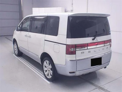 Mitsubishi DELICA D5