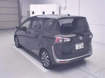 Toyota Sienta