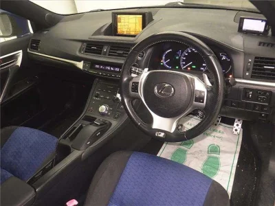 Lexus CT200h