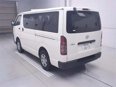 Toyota HiAce Van