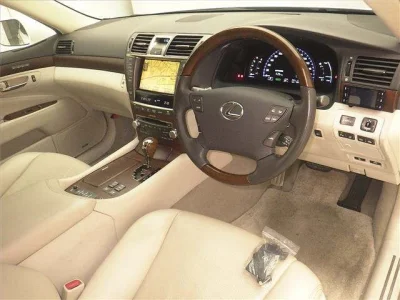 Lexus LS600h