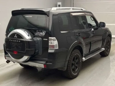 Mitsubishi PAJERO