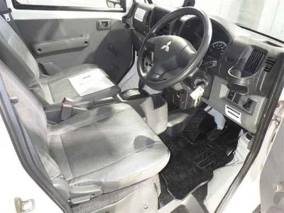 Mitsubishi Minicab Van